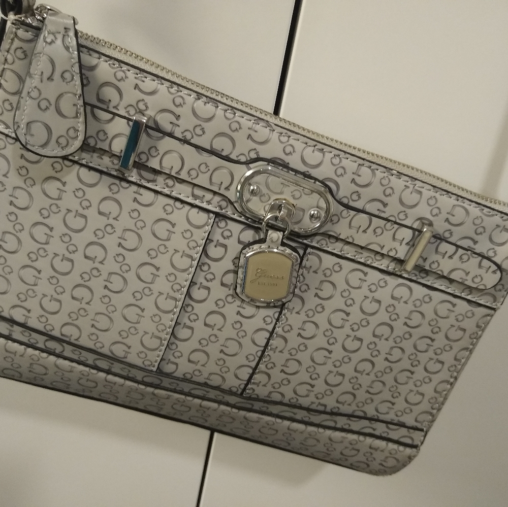 New Guess Shoulder Crossbody Purse, 8" H by 11" Length - Picture 13 of 14